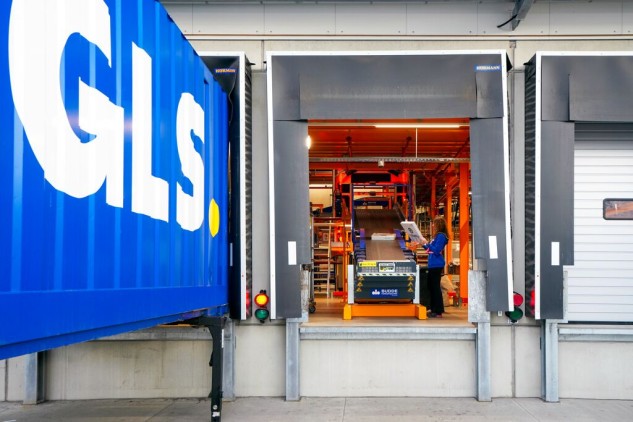 Operaciones logísticas en el hub KM 0 de GLS Spain en Madrid